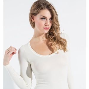 Black long sleeve seamless top